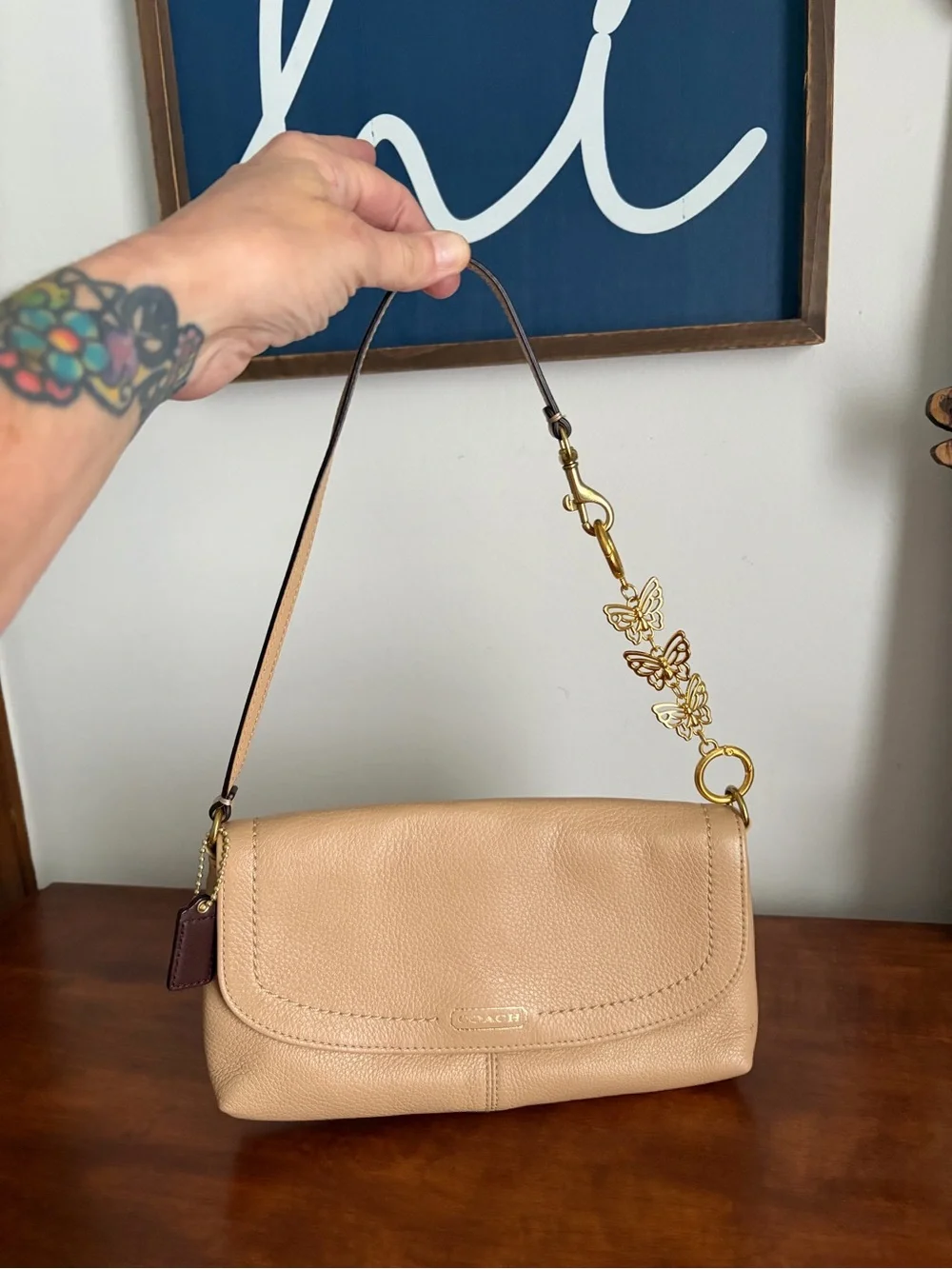 Coach Pebble Leather Shoulder Bag with Gold Butterfly Strap Extender *READ*